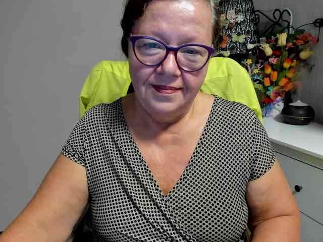 flirty-adele webcam