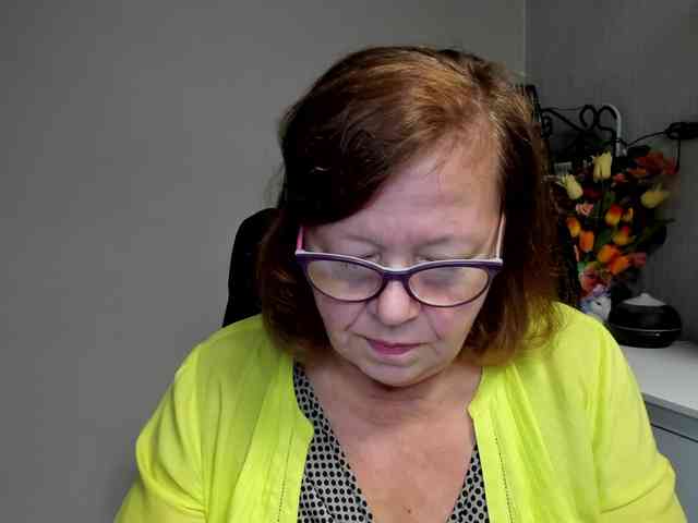 flirty-adele webcam