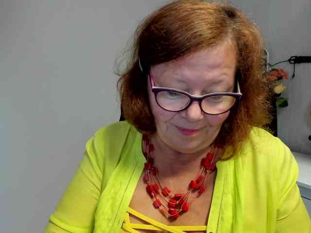 flirty-adele webcam