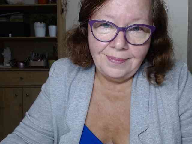flirty-adele webcam