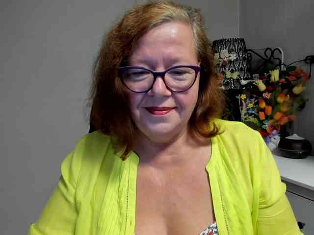 flirty-adele webcam