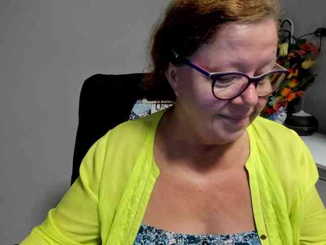 flirty-adele webcam
