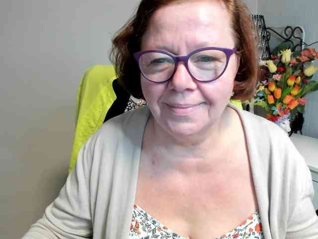 flirty-adele webcam