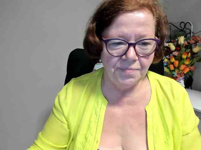 flirty-adele webcam