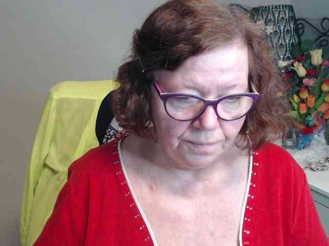 flirty-adele webcam