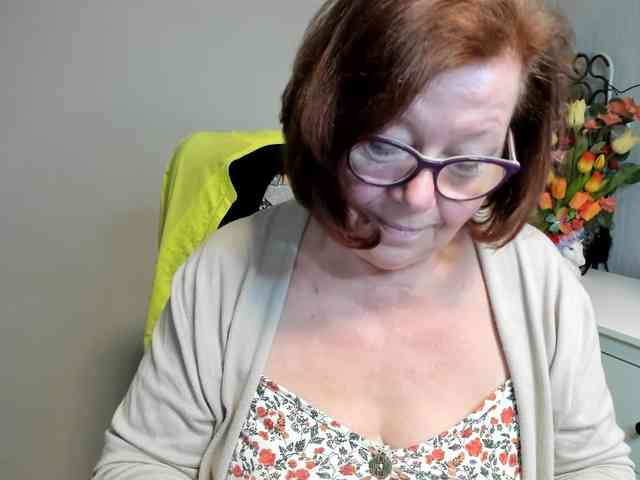 flirty-adele webcam