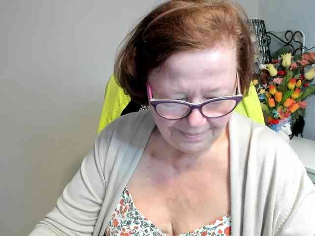 flirty-adele webcam