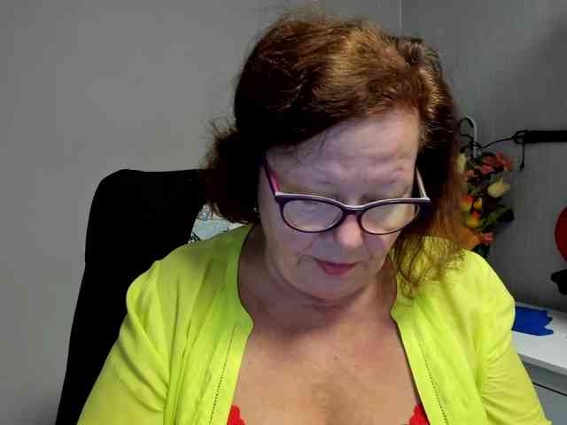 flirty-adele webcam
