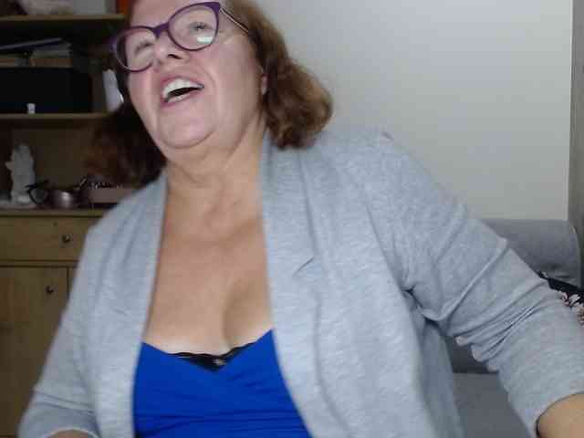 flirty-adele webcam
