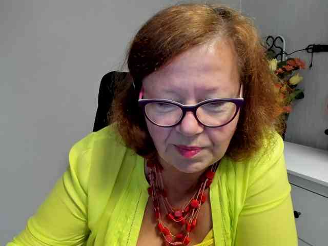 flirty-adele webcam