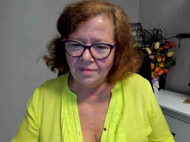 flirty-adele webcam
