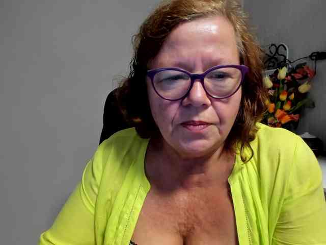 flirty-adele webcam