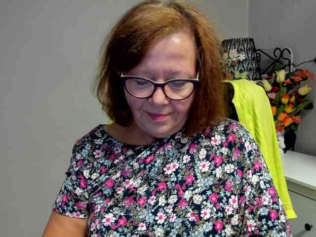 flirty-adele webcam
