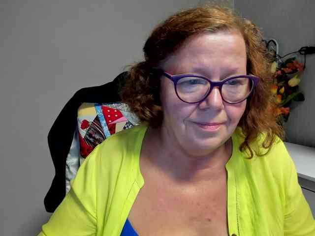 flirty-adele webcam
