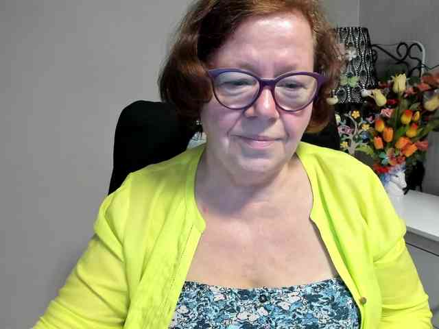 flirty-adele webcam