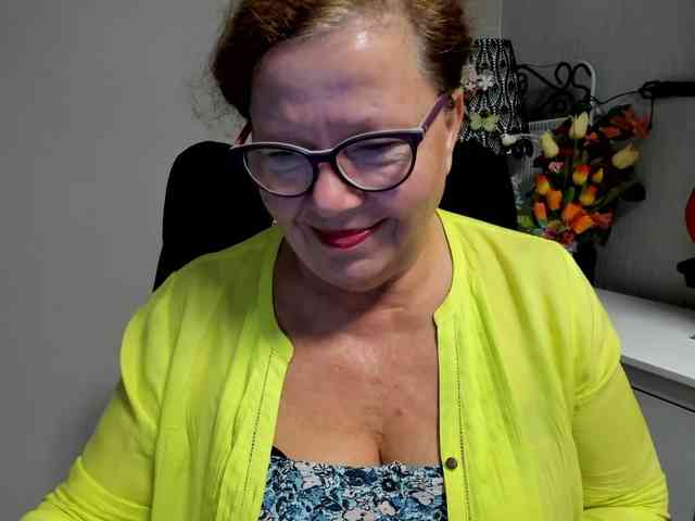 flirty-adele webcam