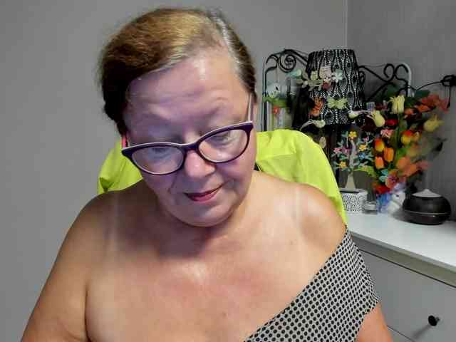 flirty-adele webcam