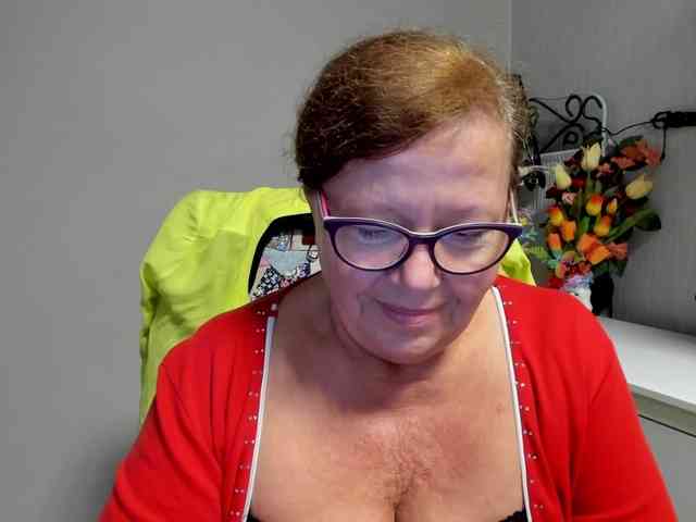 flirty-adele webcam