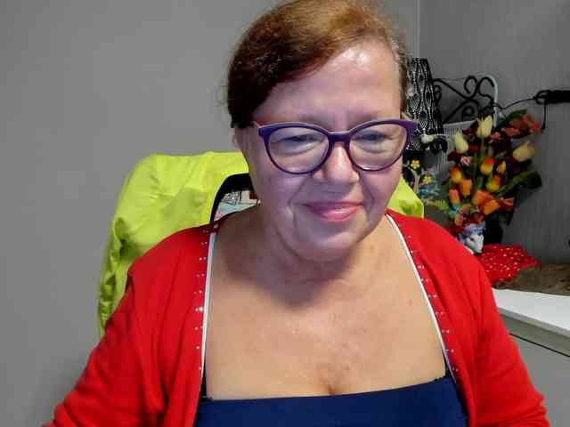 flirty-adele webcam