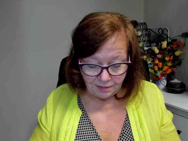 flirty-adele webcam