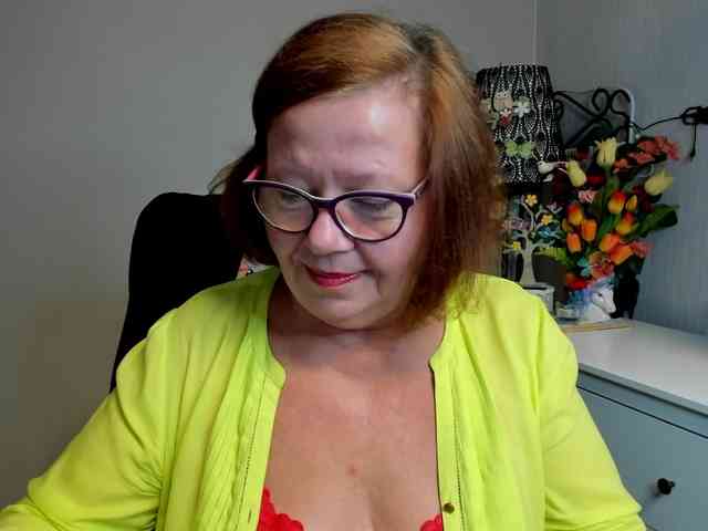 flirty-adele webcam