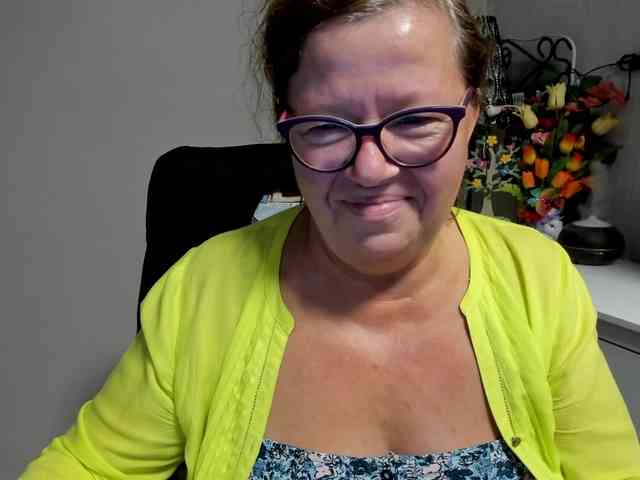 flirty-adele webcam