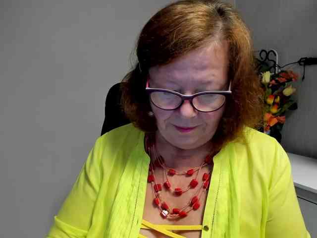 flirty-adele webcam
