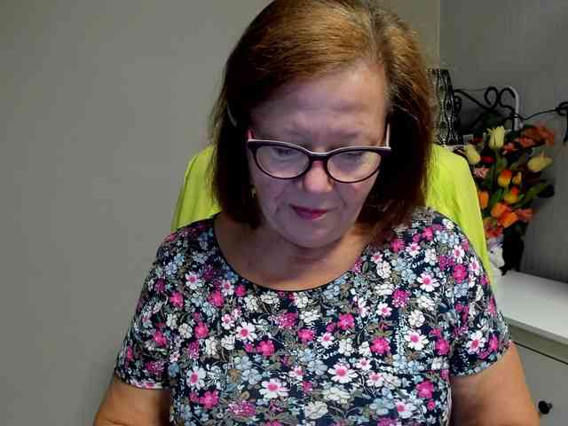flirty-adele webcam