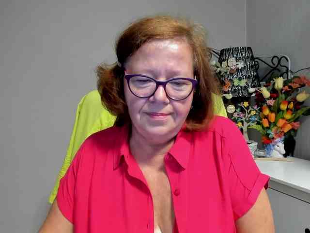flirty-adele webcam