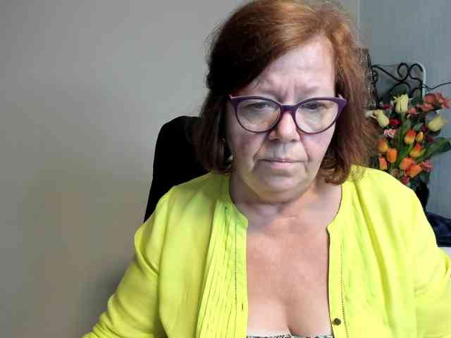 flirty-adele webcam