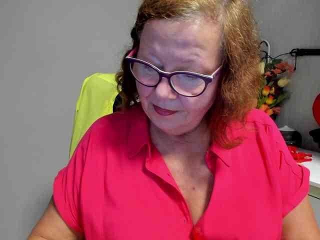 flirty-adele webcam