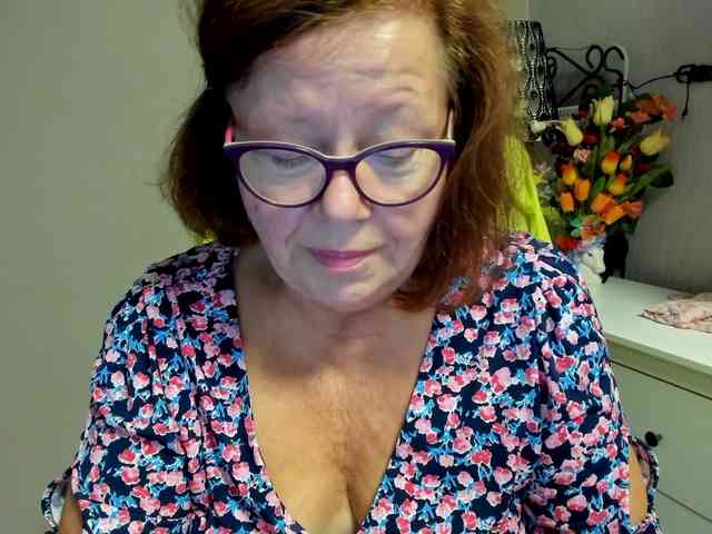 flirty-adele webcam