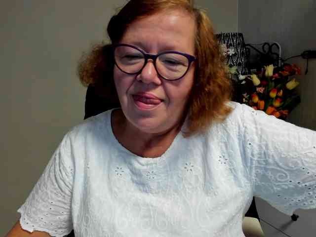 flirty-adele webcam