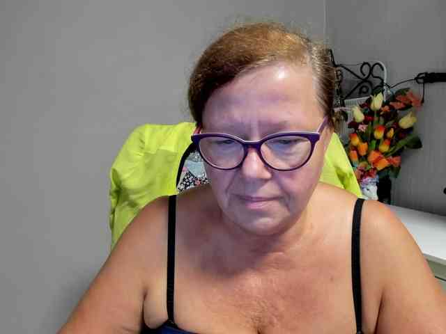 flirty-adele webcam
