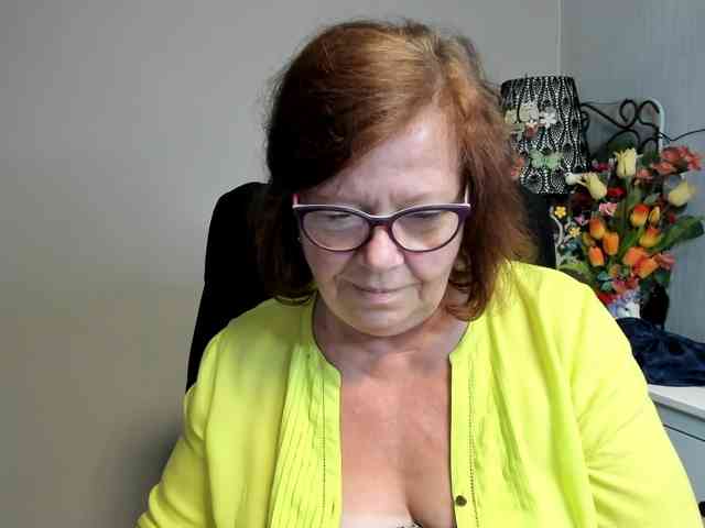 flirty-adele webcam
