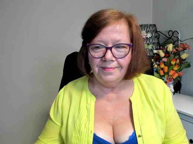 flirty-adele webcam
