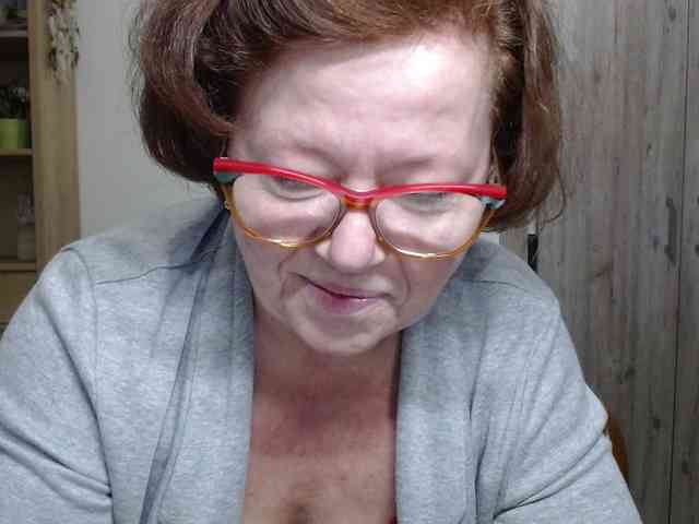 flirty-adele webcam