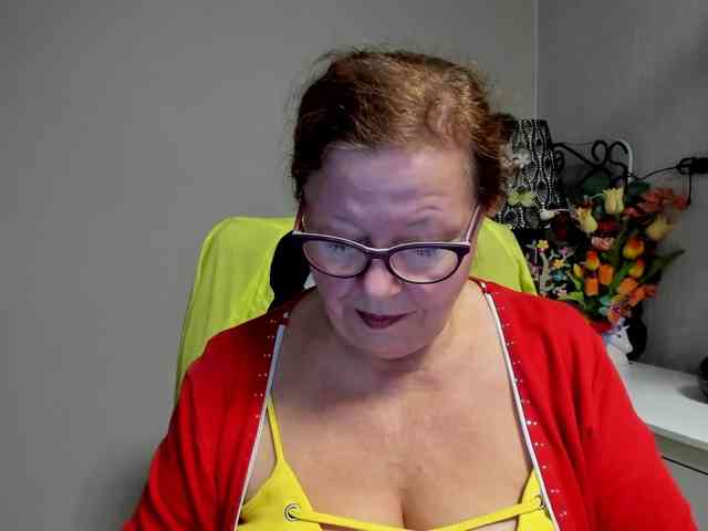 flirty-adele webcam