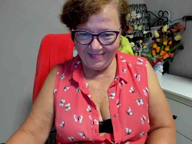 flirty-adele webcam