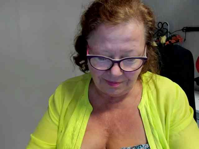 flirty-adele webcam