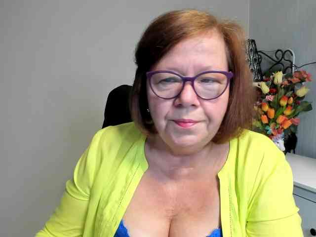 flirty-adele webcam