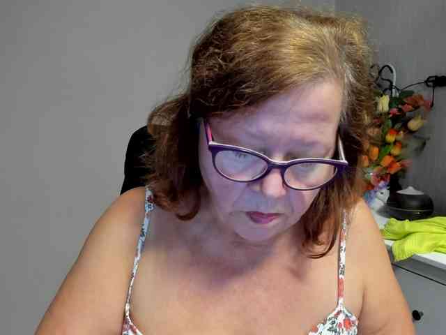 flirty-adele webcam