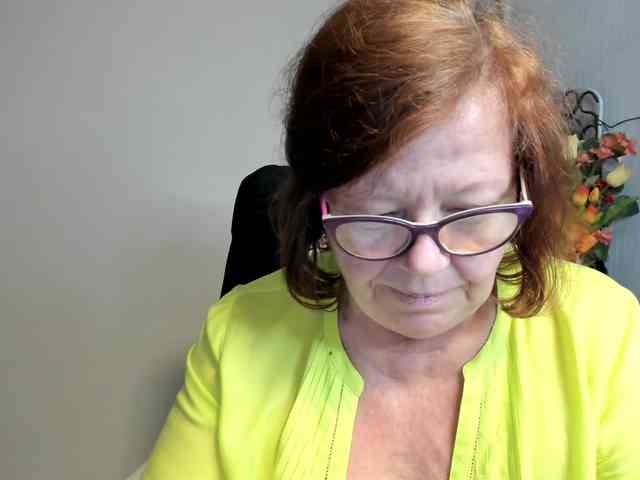 flirty-adele webcam