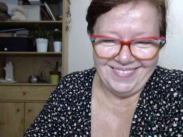 flirty-adele flirty-adele