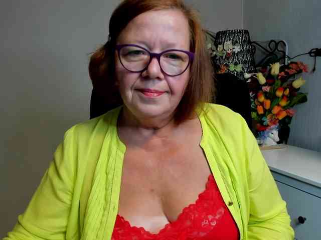 flirty-adele webcam