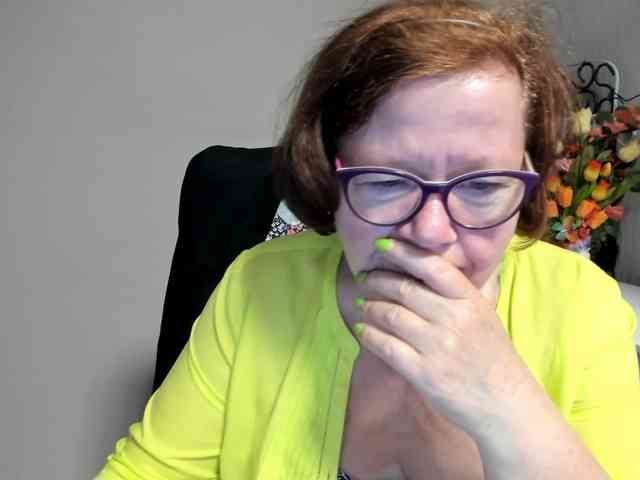 flirty-adele webcam