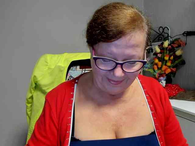 flirty-adele webcam