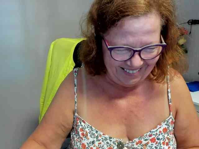 flirty-adele Live Webcam on BongaCams