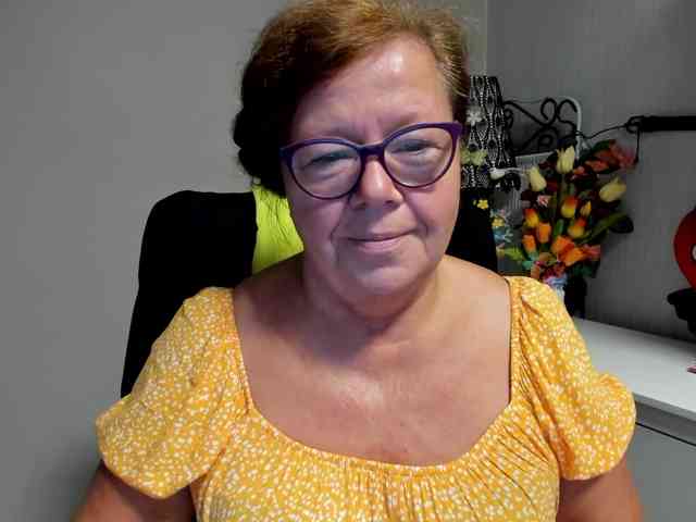flirty-adele webcam