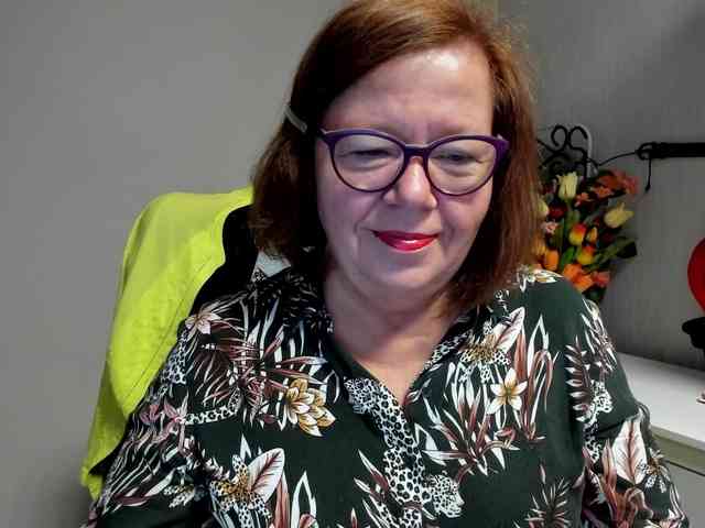 flirty-adele webcam